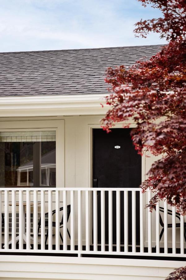 Bluebird Parker Beach Lodge South Yarmouth Exterior photo